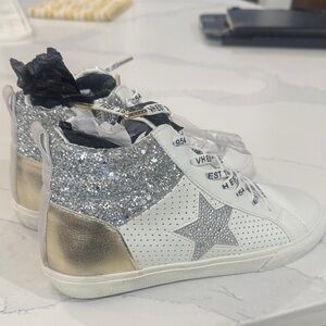 *BRAND NEW Vintage Havana Kids Sneakers - White, Silver, and Gold
